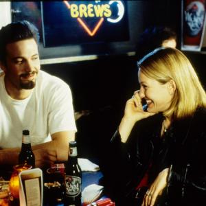 Still of Ben Affleck and Joey Lauren Adams in Chasing Amy (1997)