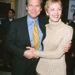 Joan Allen and Jeff Bridges at event of The Contender 2000