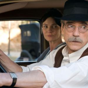 Still of Joan Allen and Jeremy Irons in Georgia O'Keeffe (2009)