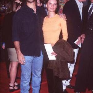 Gabrielle Anwar and Johnathon Schaech at event of FaceOff 1997