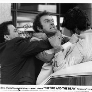 Still of Alan Arkin and James Caan in Freebie and the Bean (1974)