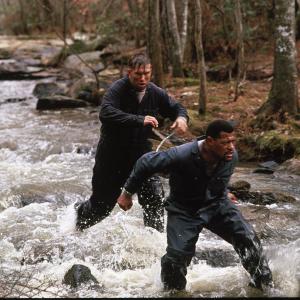 Still of Stephen Baldwin and Laurence Fishburne in Fled (1996)
