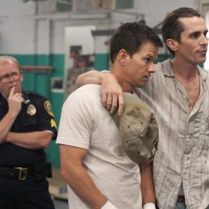 Still of Mark Wahlberg and Christian Bale in Kovotojas 2010
