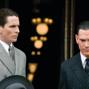 Still of Christian Bale and Billy Crudup in Visuomenes priesai 2009