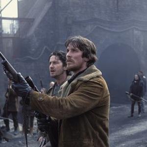(Left to right): Creedy (Gerard Butler), Quinn (Christian Bale)