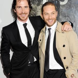 Christian Bale and Tom Hardy at event of Tamsos riterio sugrizimas 2012
