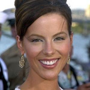 Kate Beckinsale at event of Perl Harboras 2001