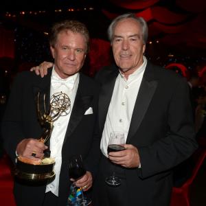 Tom Berenger and Powers Boothe at event of The 64th Primetime Emmy Awards (2012)