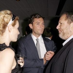 Jude Law Juliette Binoche and Anthony Minghella at event of Breaking and Entering 2006