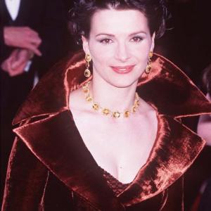Juliette Binoche at event of The 69th Annual Academy Awards (1997)