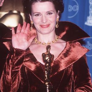 Juliette Binoche at event of The 69th Annual Academy Awards 1997