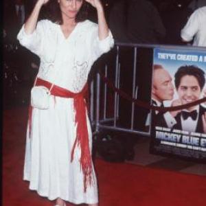 Jacqueline Bisset at event of Mickey Blue Eyes (1999)