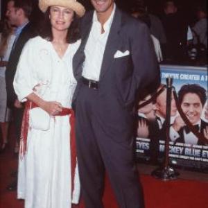 Jacqueline Bisset at event of Mickey Blue Eyes 1999