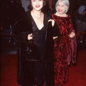 Helena Bonham Carter at event of Gyvenimas yra grazus (1997)