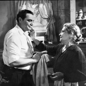 Still of Ernest Borgnine and Esther Minciotti in Marty 1955