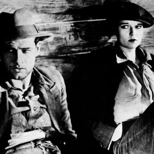 Still of Louise Brooks and Wallace Beery in Beggars of Life (1928)