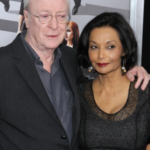 Michael Caine and Shakira Caine at event of Apgaules meistrai 2013