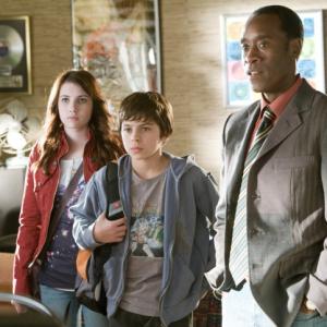 Still of Don Cheadle, Emma Roberts and Jake T. Austin in Hotel for Dogs (2009)