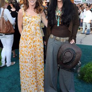 Cher and Kathy Griffin at event of Zoologijos sodo priziuretojas 2011