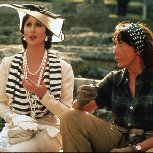 Still of Cher and Lily Tomlin in Arbatele su Musoliniu (1999)