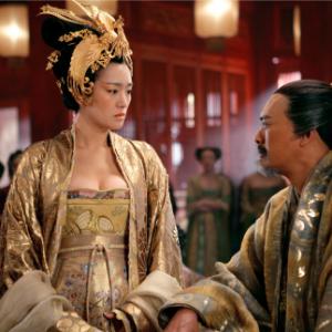 Still of Li Gong and Yun-Fat Chow in Man cheng jin dai huang jin jia (2006)