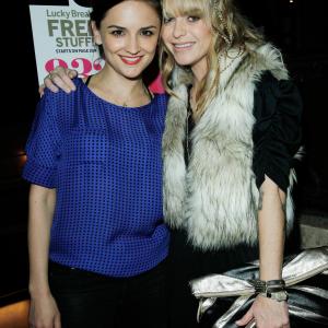 Rachael Leigh Cook and Taryn Manning