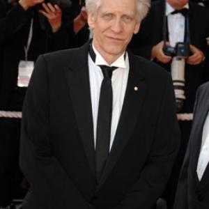 David Cronenberg at event of Chacun son cineacutema ou Ce petit coup au coeur quand la lumiegravere seacuteteint et que le film commence 2007