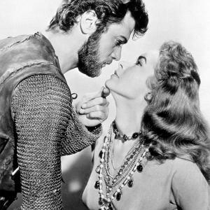 Still of Tony Curtis and Janet Leigh in The Vikings (1958)