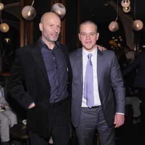 Matt Damon and Benjamin Mee at event of Mes nusipirkom zoologijos soda (2011)