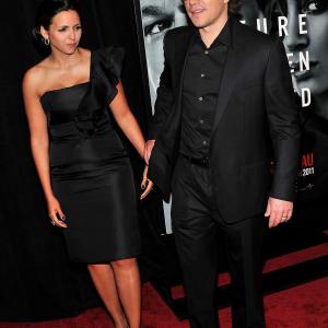 Matt Damon and Luciana Barroso at event of Likimo ekspertai (2011)