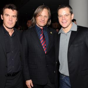 Matt Damon, Josh Brolin and Viggo Mortensen at event of The People Speak (2009)