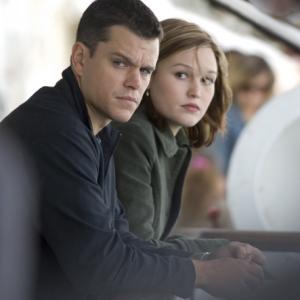 Still of Matt Damon and Julia Stiles in Bornas. Galutinis tikslas (2007)