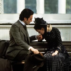 Still of Winona Ryder and Daniel Day-Lewis in The Age of Innocence (1993)