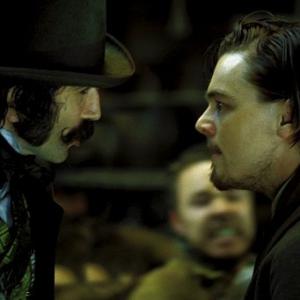 Still of Leonardo DiCaprio and Daniel Day-Lewis in Niujorko gaujos (2002)