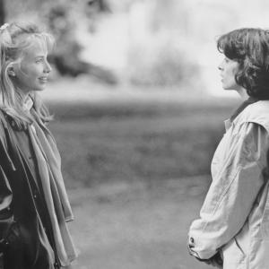 Still of Rebecca De Mornay and Annabella Sciorra in The Hand That Rocks the Cradle (1992)