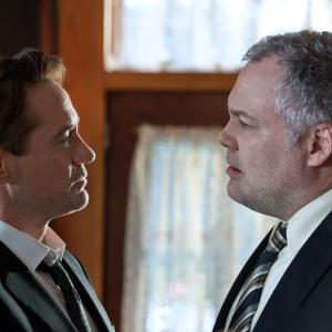 Still of Vincent D'Onofrio and Robert Downey Jr. in Teisejas (2014)