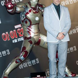 Robert Downey Jr at event of Gelezinis zmogus 3 2013