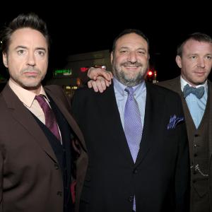 Robert Downey Jr., Guy Ritchie and Joel Silver at event of Serlokas Holmsas: Seseliu zaidimas (2011)