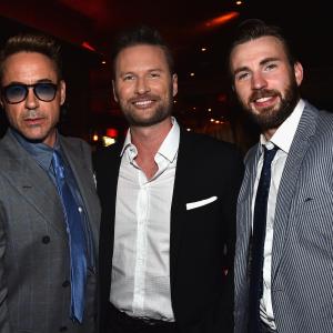 Robert Downey Jr., Brian Tyler and Chris Evans at event of Kersytojai 2 (2015)