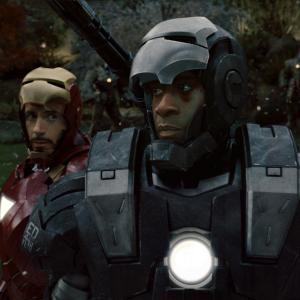 Still of Don Cheadle and Robert Downey Jr in Gelezinis zmogus 2 2010
