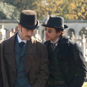Still of Jude Law and Robert Downey Jr in Sherlock Holmes 2009