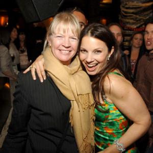 Fran Drescher and Dorothy Lyman at event of Living with Fran 2005