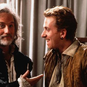 Still of Richard Dreyfuss and Tim Roth in Rosencrantz & Guildenstern Are Dead (1990)