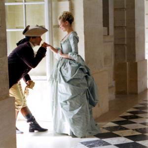 Still of Kirsten Dunst and Jason Schwartzman in Marie Antoinette 2006
