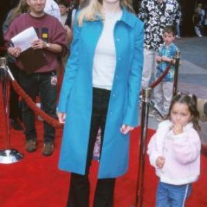 Kirsten Dunst at event of Flinstounai Viva Rok Vegase 2000