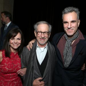 Steven Spielberg Daniel DayLewis and Sally Field at event of Linkolnas 2012