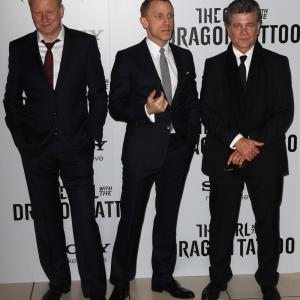 David Fincher Stellan Skarsgrd Steven Zaillian and Daniel Craig at event of Mergina su drakono tatuiruote 2011