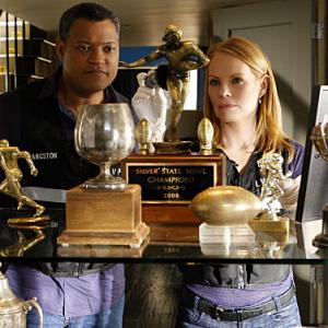 Still of Laurence Fishburne and Marg Helgenberger in CSI kriminalistai 2000