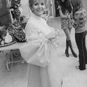 Debbie Reynolds with daughter Carrie in background circa 1970