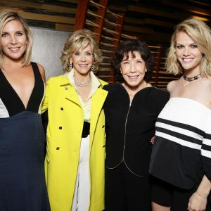 Jane Fonda, Lily Tomlin, June Diane Raphael and Brooklyn Decker at event of Grace and Frankie (2015)